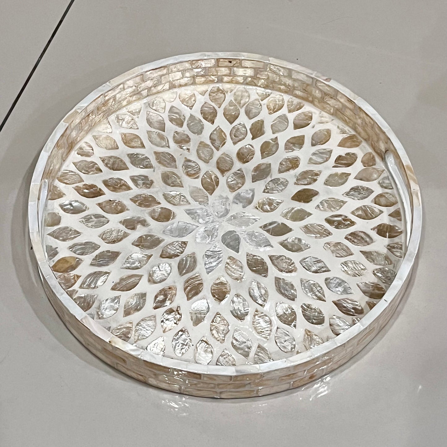 Ivory Capiz Shell Leaf Tray – Round Handmade Decorative Tray