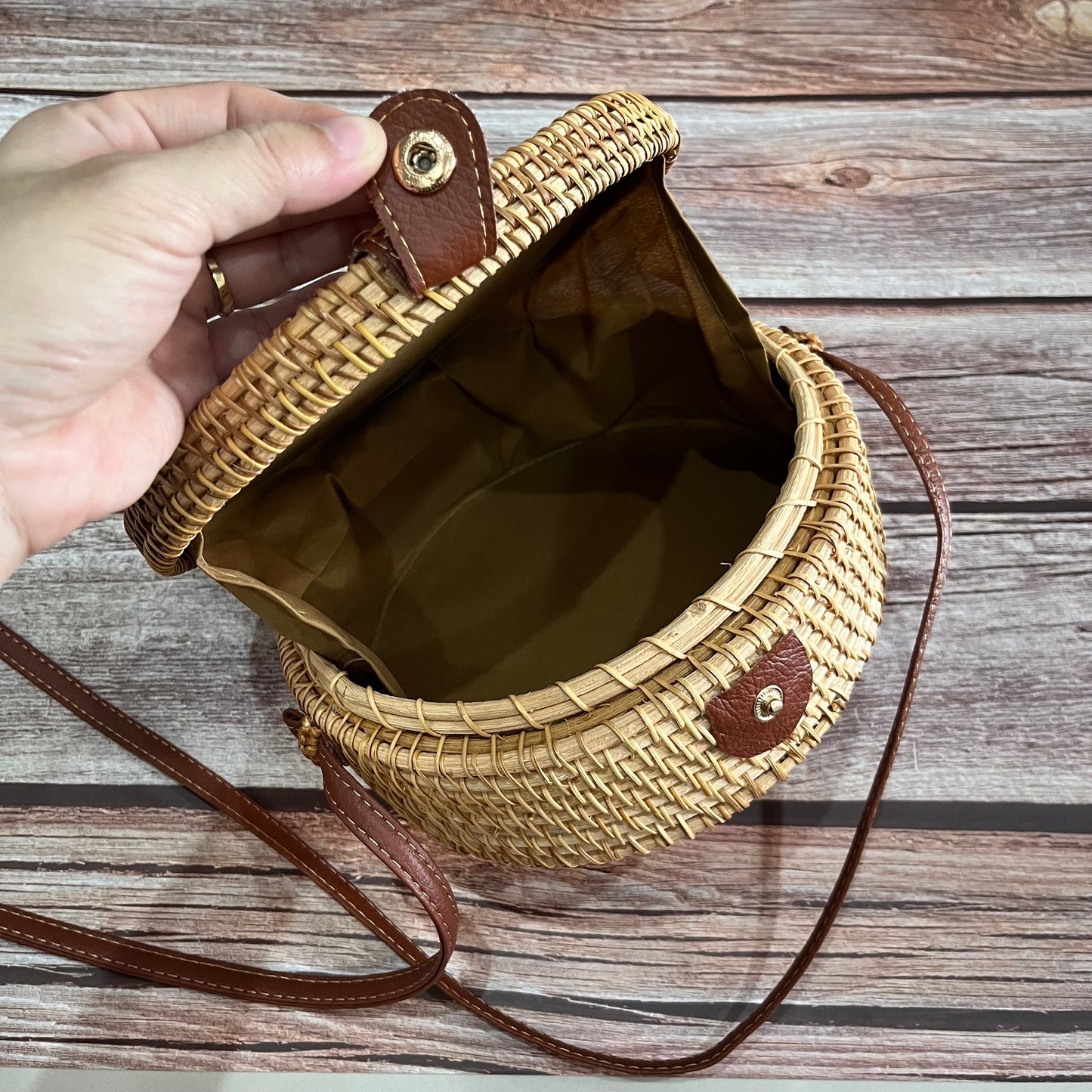 Summer Red Flower Round Rattan Crossbody Bag