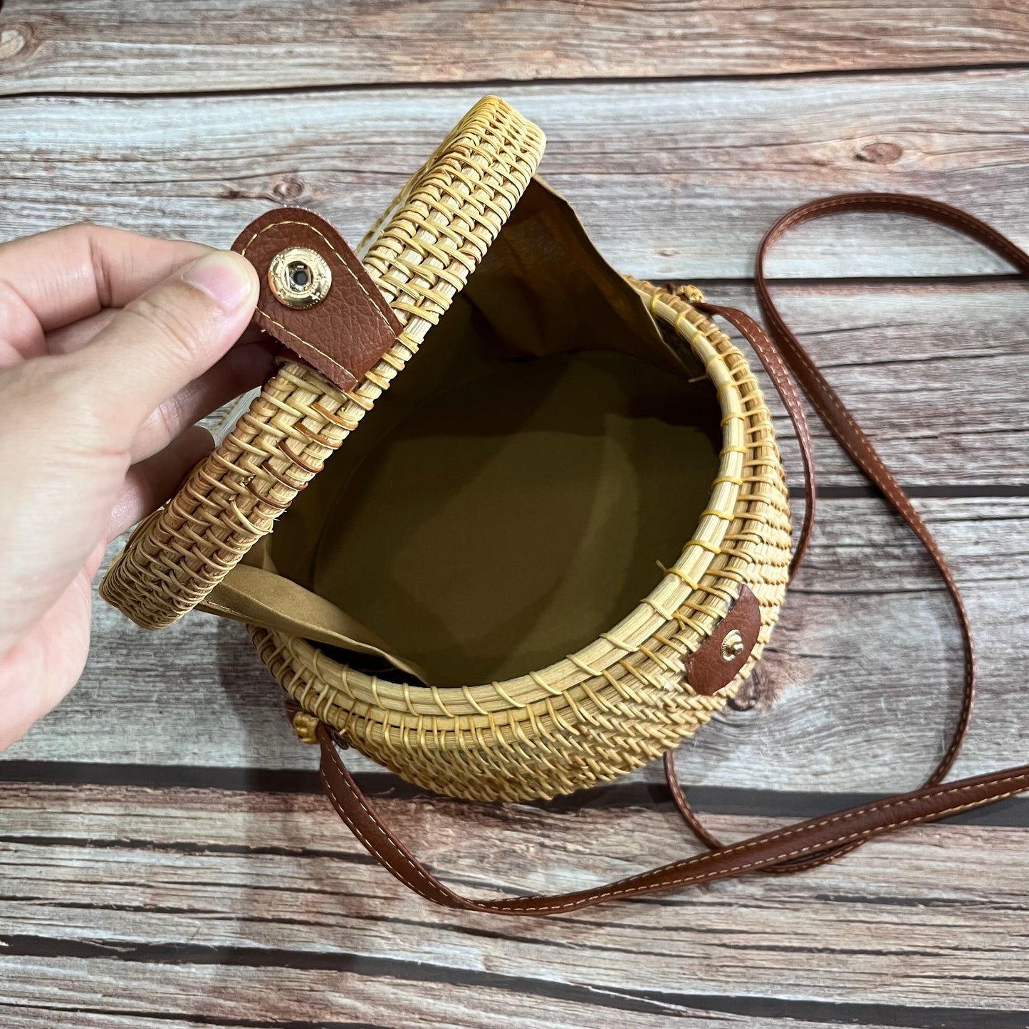 Lovely White Ivory Round Rattan Crossbody Bag