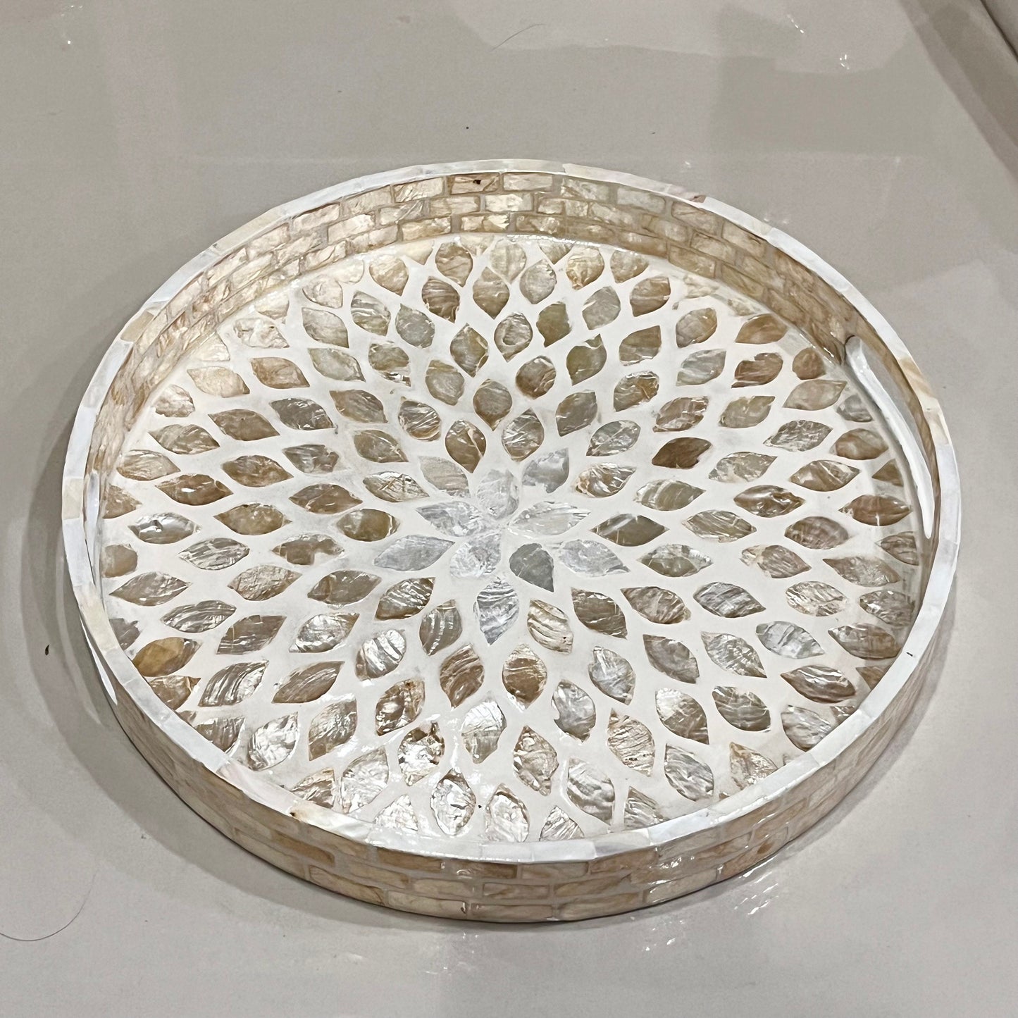 Ivory Capiz Shell Leaf Tray – Round Handmade Decorative Tray