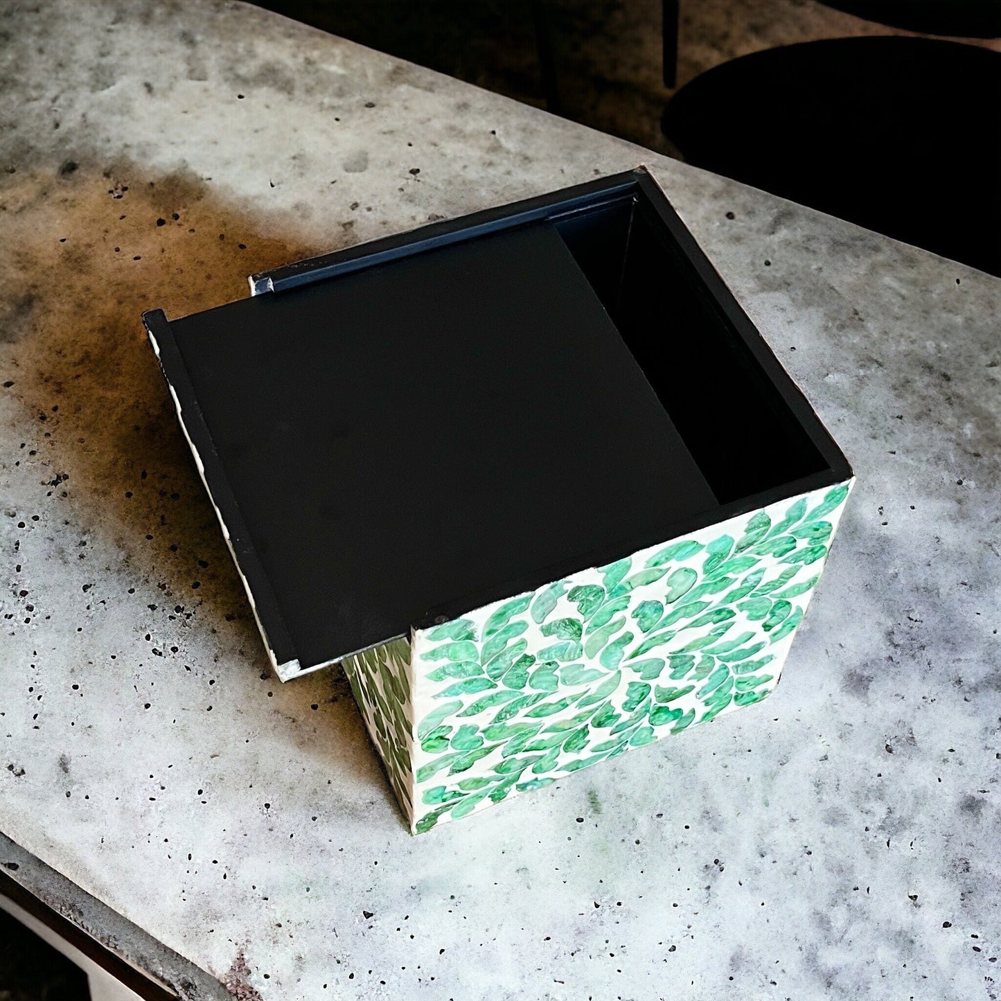 Green Leaf Capiz Inlay Square Tissue Box Cover